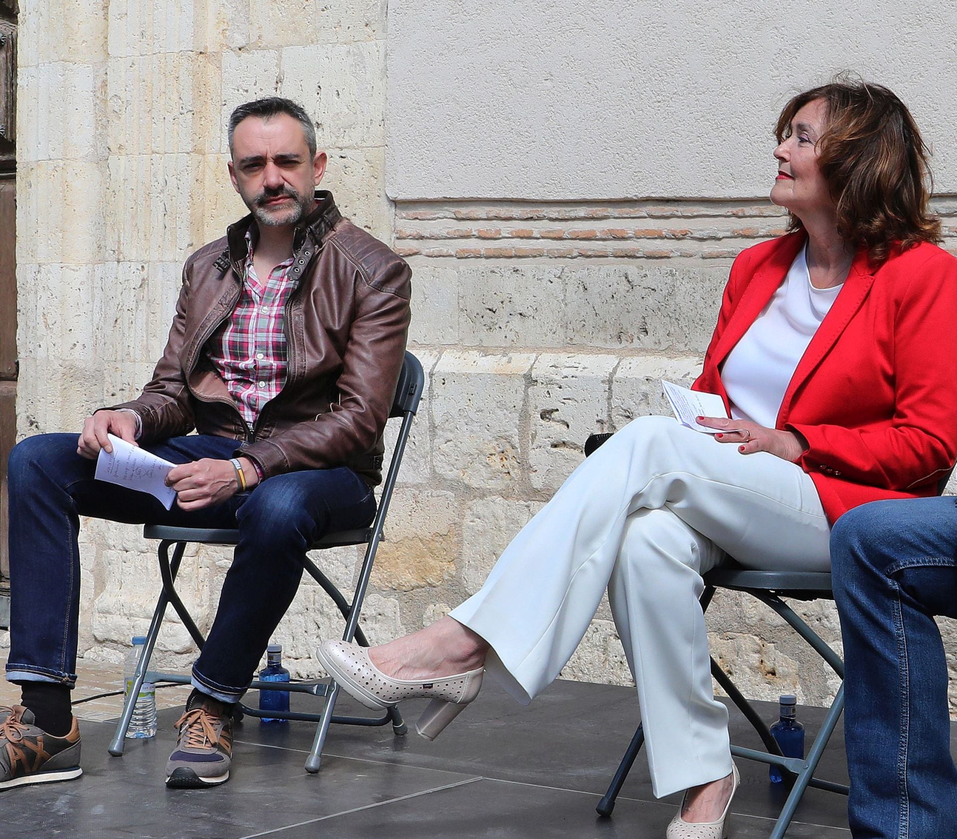 David Hierro y Sonia Lalanda, en un mitin de Vox en la plaza de San Francisco en marzo del año pasado.