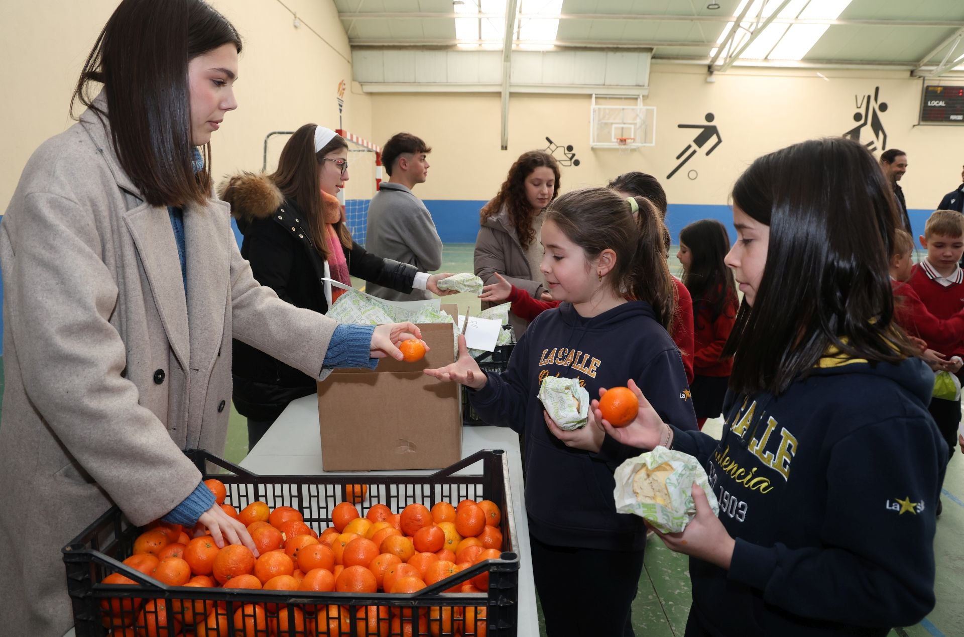 El bocata solidario de Manos Unidas en los colegios de Palencia