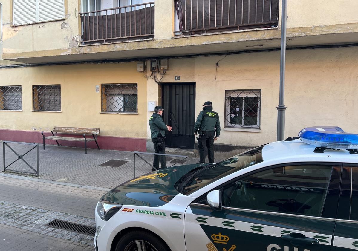 Guardia Civil en Viana de Cega, el día de los hechos.