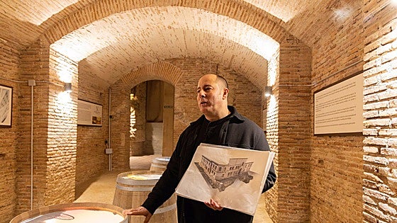 Las zarceras tras las que se esconde un polígono industrial del vino en Valladolid