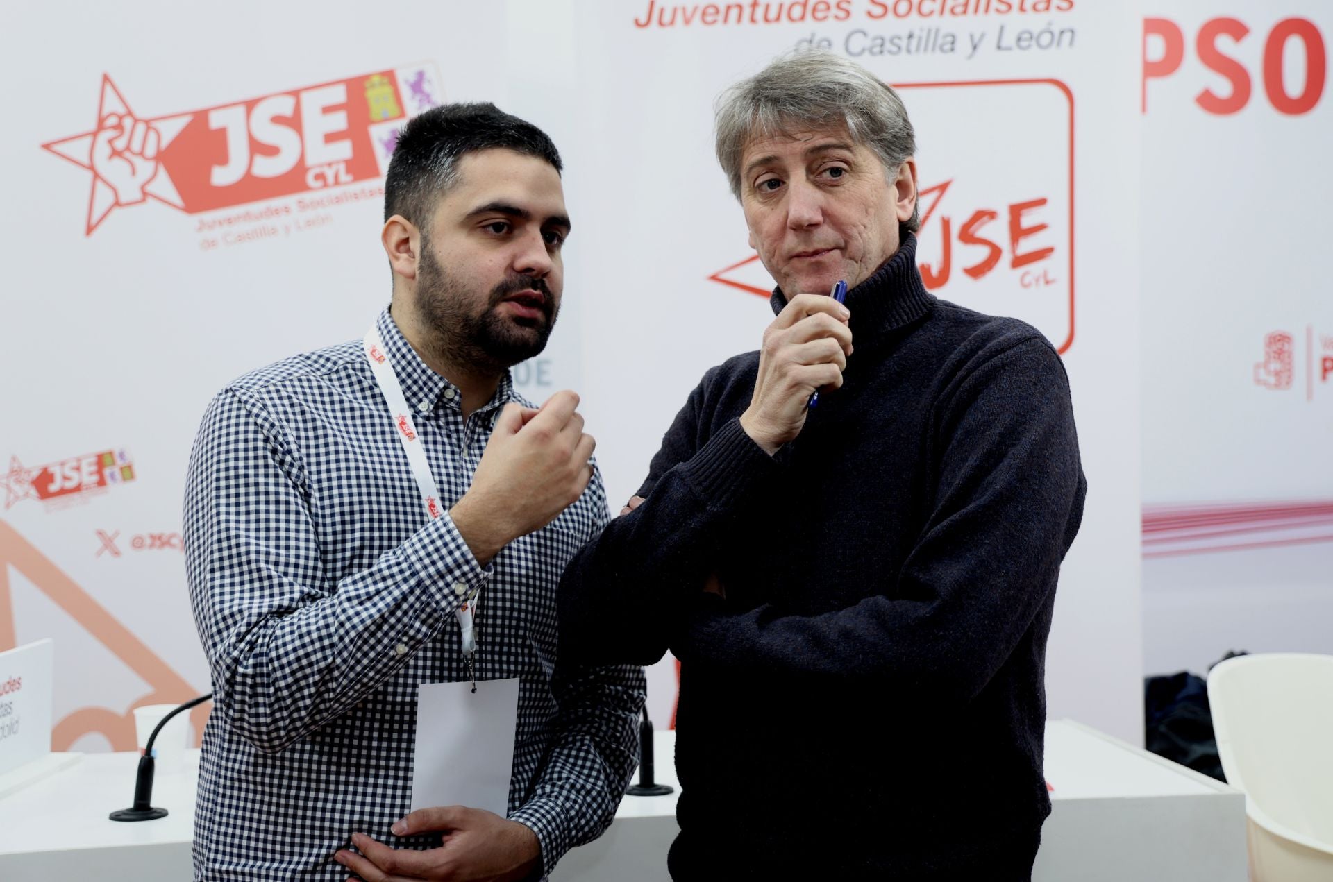 Diego Vallejo y Carlos Martínez, antes de la reunión con Juventudes Socialistas en Valladolid.