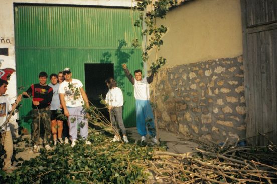 Una de las peñas de Zaratán en las fiestas de 1992.