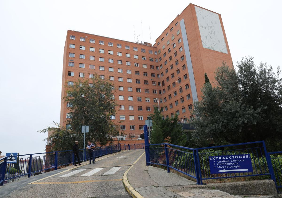 Exterior del Hospital Clínico Universitario de Valladolid.