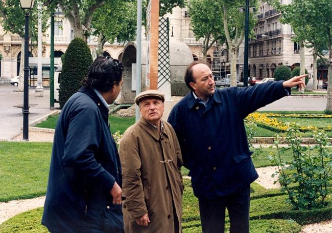 De izquierda a derecha: el concejal de Urbanismo, Alberto Gutiérrez Alberca; el escultor y pintor Antonio López y el secretario de Estado de Cultura, Miguel Ángel Cortés.