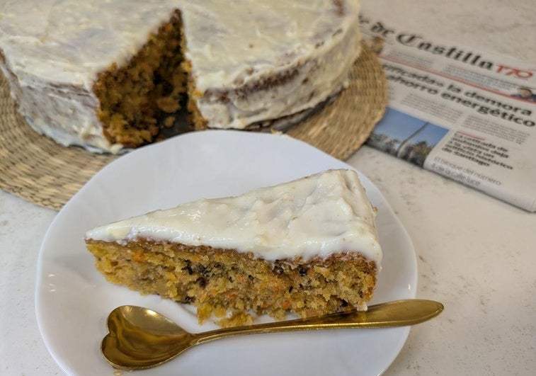 Suave, deliciosa y con el toque sorprendente de las nueces y la zanahoria. Así es esta deliciosa tarta