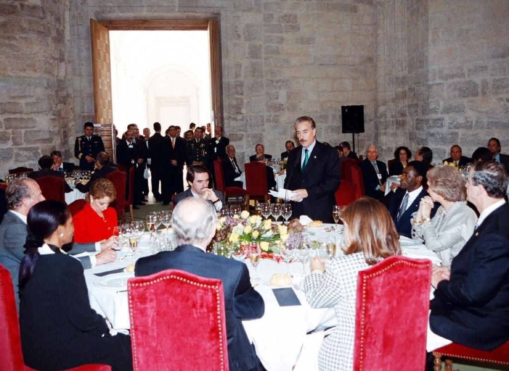 El presidente de Colombia, Andrés Pastrana, durante el discurso pronunciado en el almuerzo ofrecido por el rey Juan Carlos tras la inauguración del II Congreso Internacional de la Lengua Española.