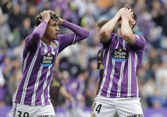 Aznou y Latasa lamentan una ocasión fallada.