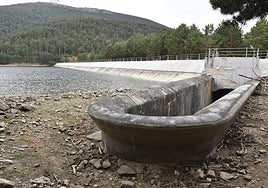 Embalse de El Tejo, en plena sierra de Guadarrama.