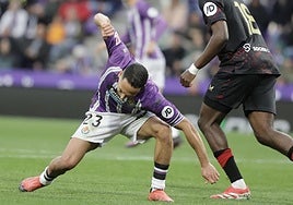 Anuar, en un gesto de rabia en el Real Valladolid-Sevilla