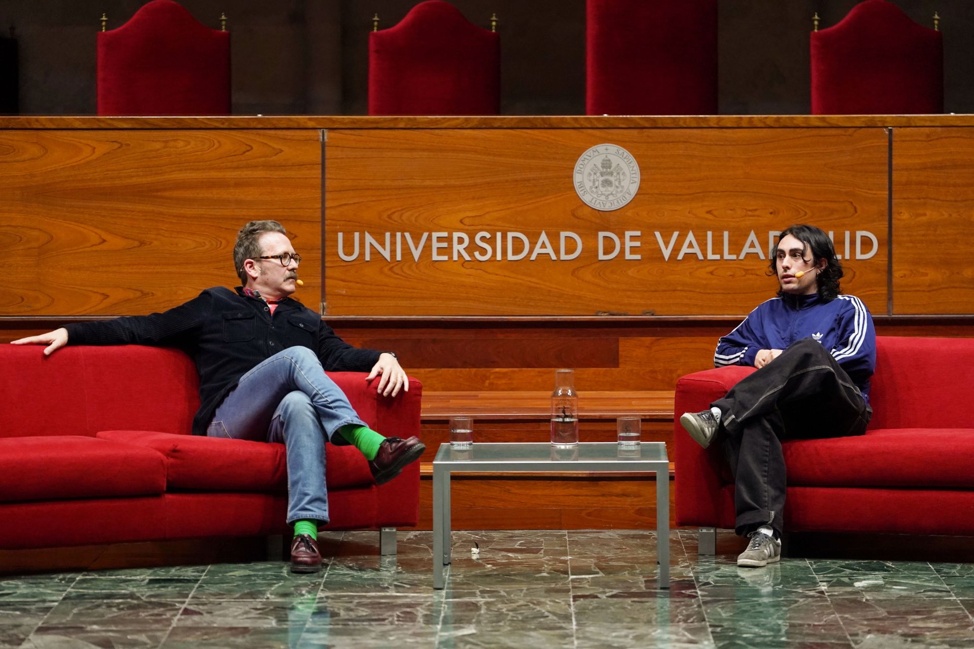 A la izquierda, el humorista Joaquín Reyes, a la derecha, Marcos Crespo, que presentó su proyecto musical 'Depresión Sonora', una respuesta a la crisis vital que le produjo la pandemia 