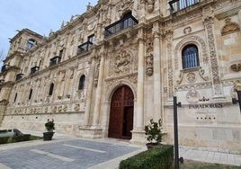 Entrada al Parador de San Marcos.