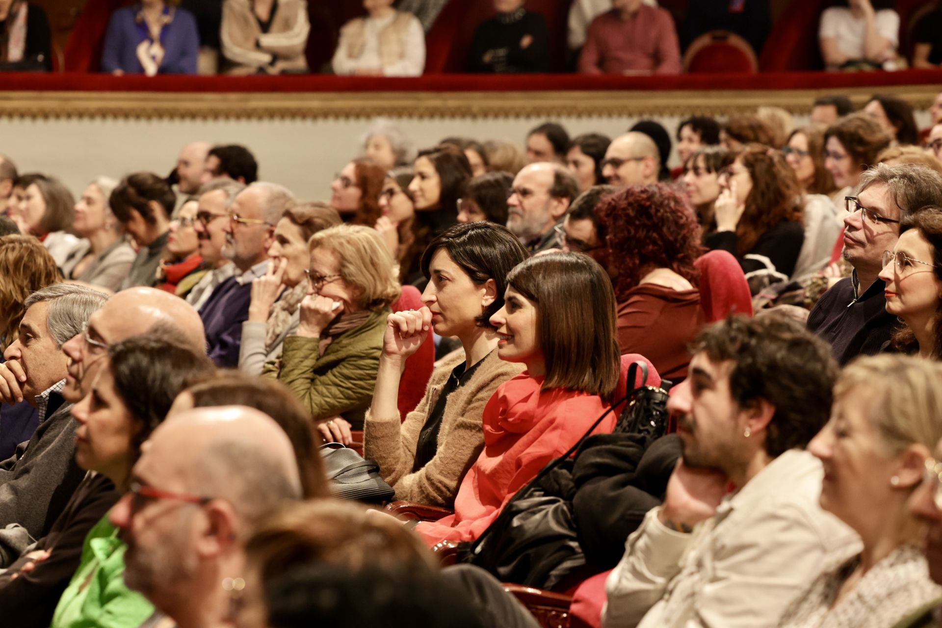 Público en el Teatro Calderón.