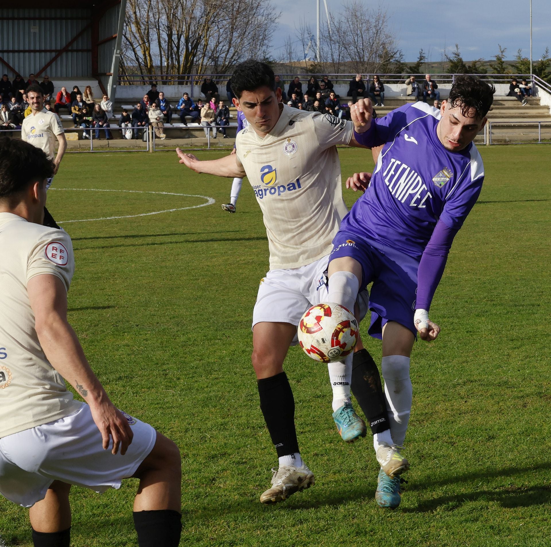 Remontada local en el derbi