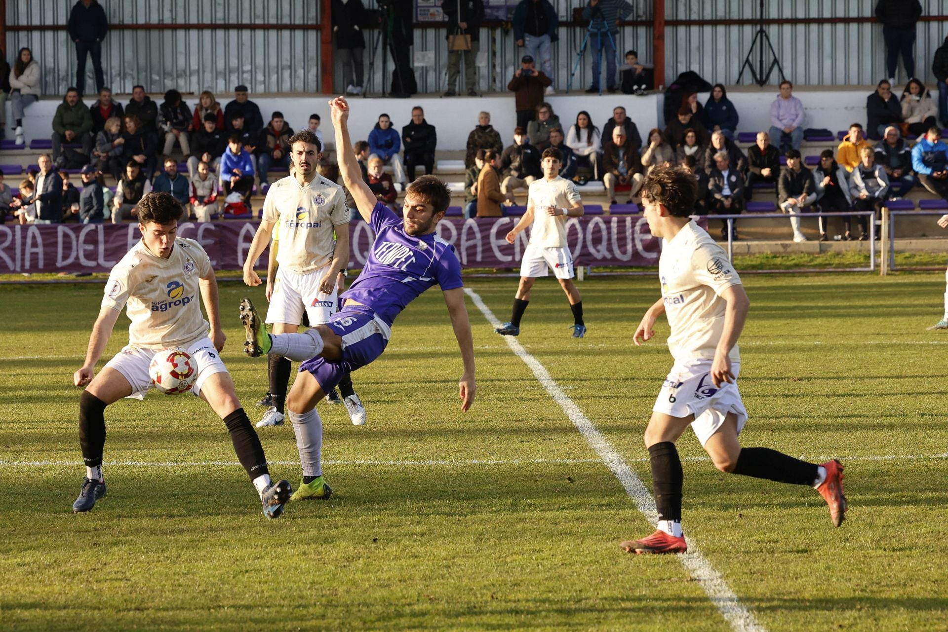 Remontada local en el derbi