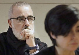 Alfonso Basterra y su mujer, Rosario Porto, durante el juicio por la muerte de su hija.