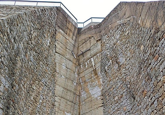 Pantalla de la presa de El Tejo.