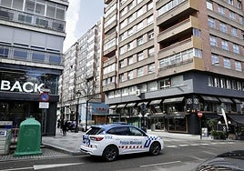 Presencia de la Policía Municipal en la plaza de Poniente de Valladolid.