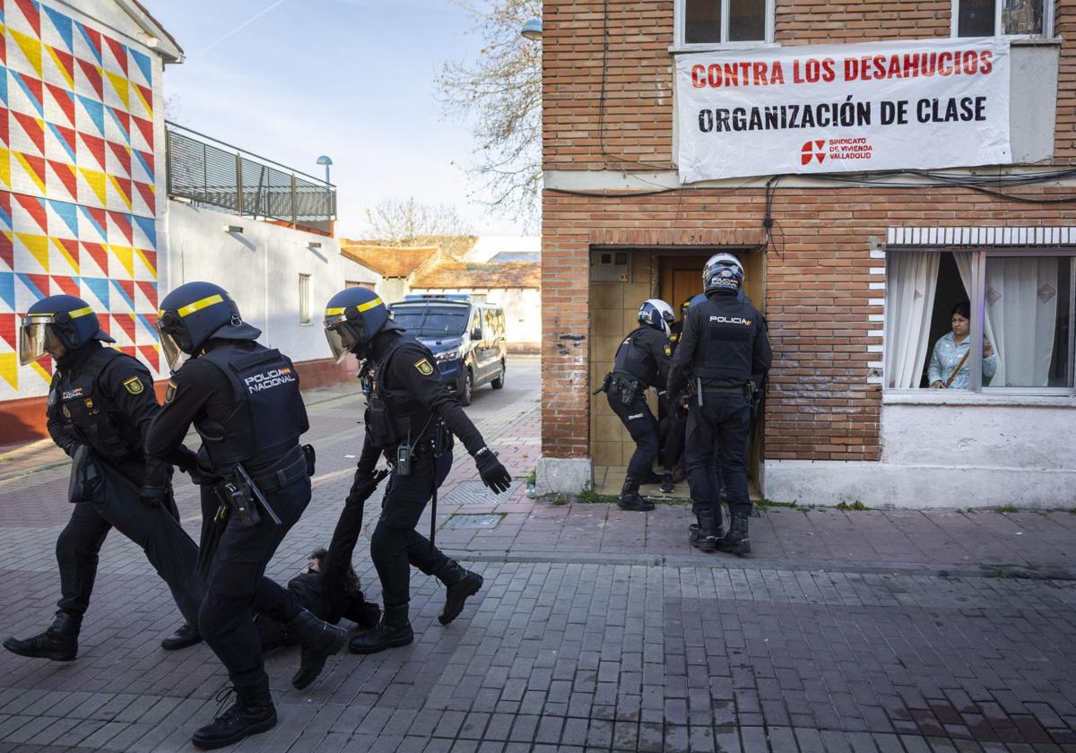 Desahucio de Verónica en el Barrio España