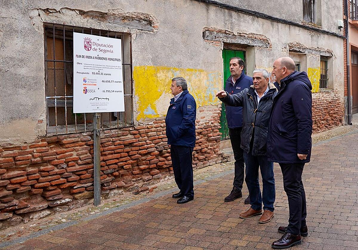 El presidente de la Diputación, Miguel Ángel de Vicente, y otros delegados visitan las obras del PAIMP Coca.