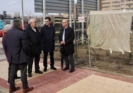 Acto reivindicativo del grupo municipal socialista a las puertas del centro de salud la Magdalena.