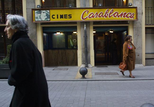 Cines Casablanca inaugurados en mayo de 1987 en la calle Leopoldo Cano.