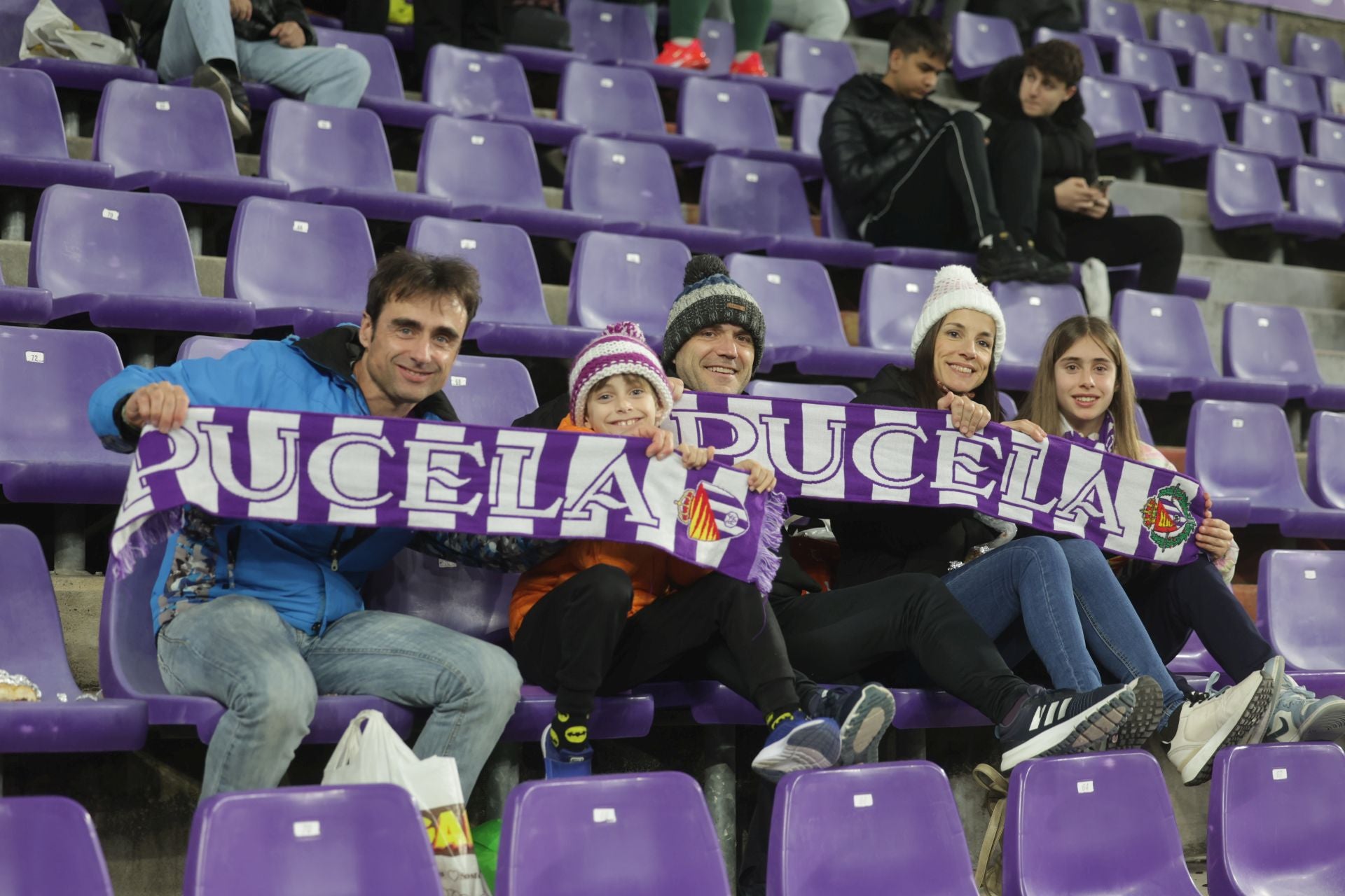 Búscate en la grada del Real Valladolid - UD Las Palmas (1/4)