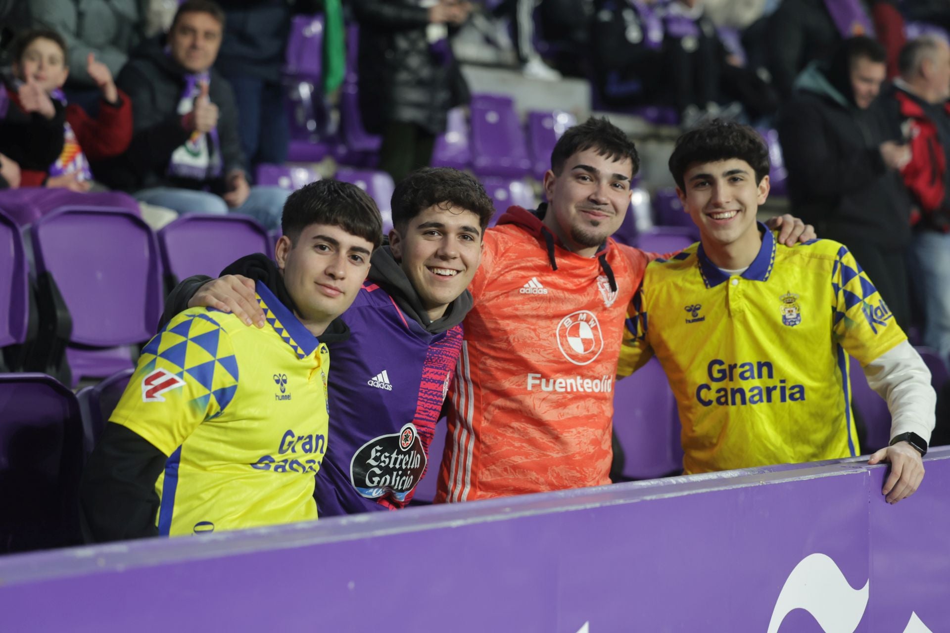 Búscate en la grada del Real Valladolid - UD Las Palmas (2/4)