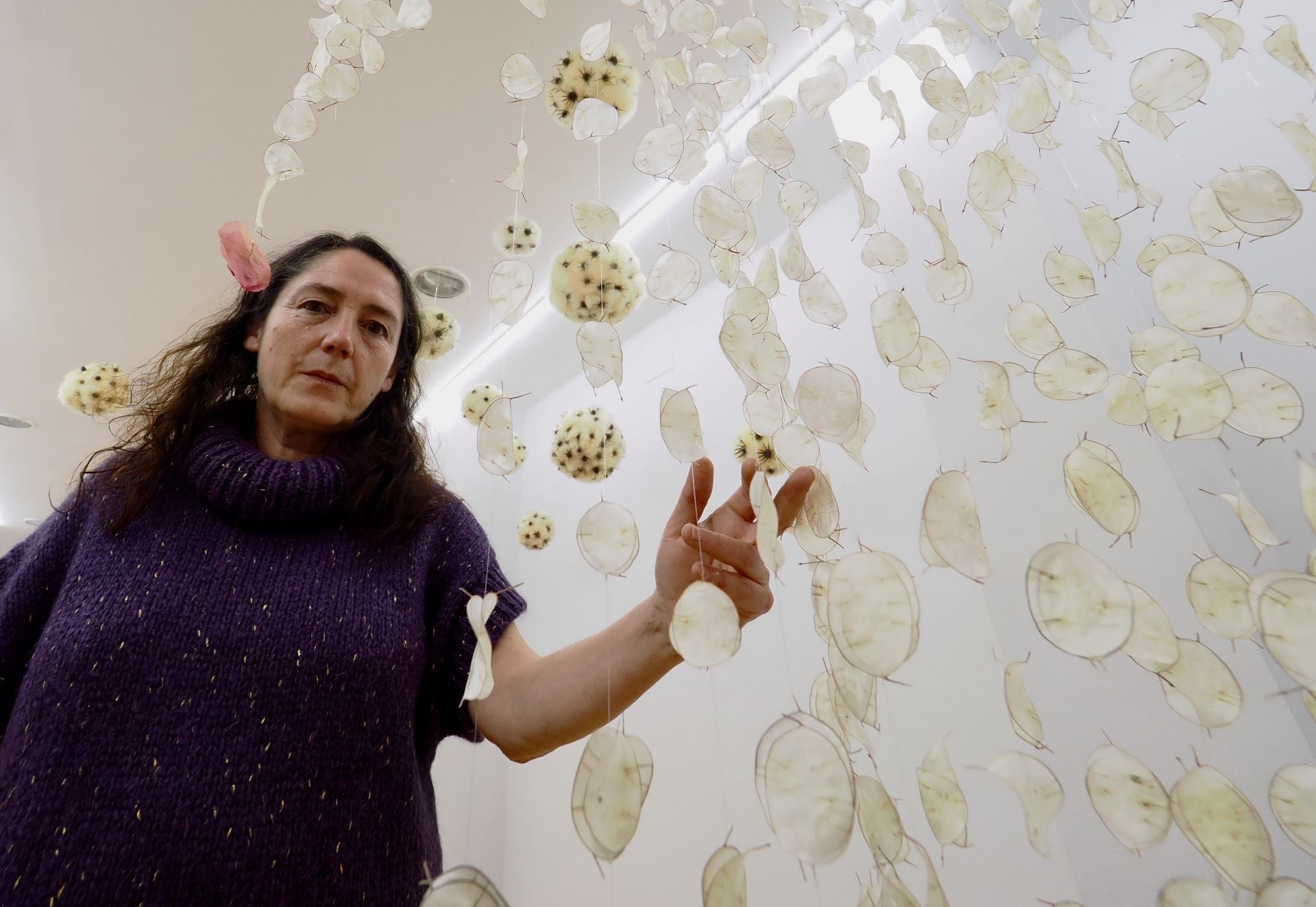 La nueva exposición de arte inspirada en Hadas y Monstruos en imágenes