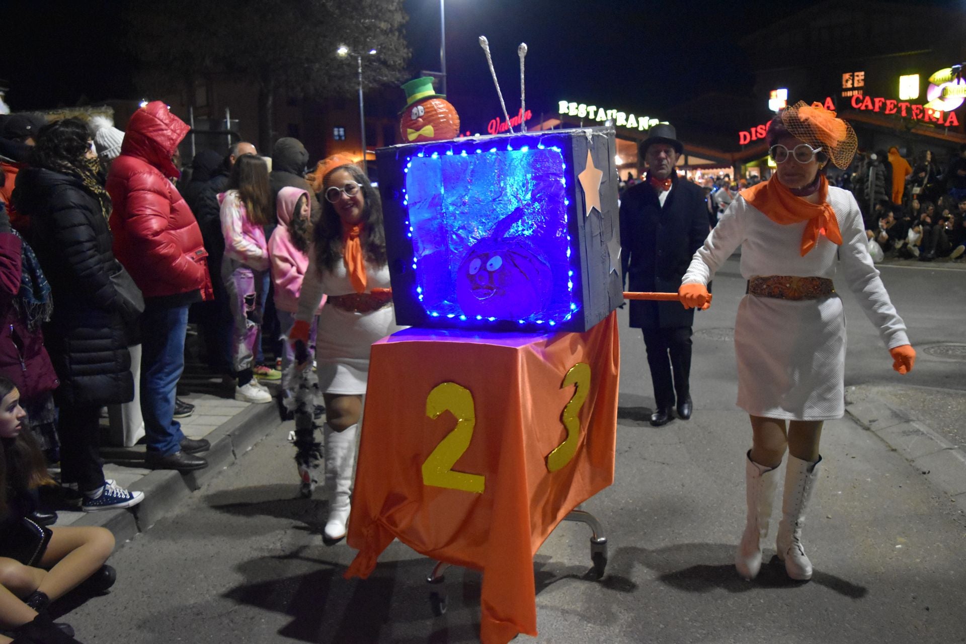 Así ha sido el gran desfile del Carnaval de la Galleta de Aguilar
