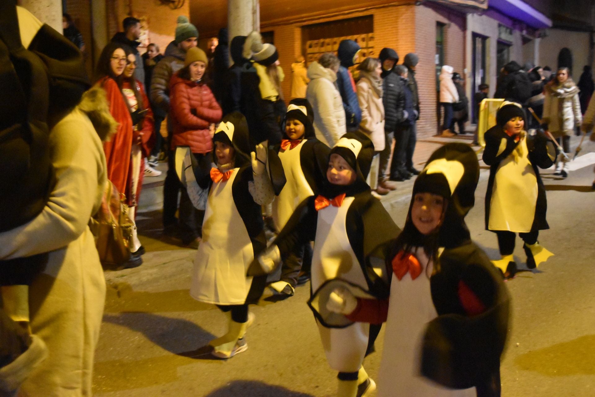 Así ha sido el gran desfile del Carnaval de la Galleta de Aguilar