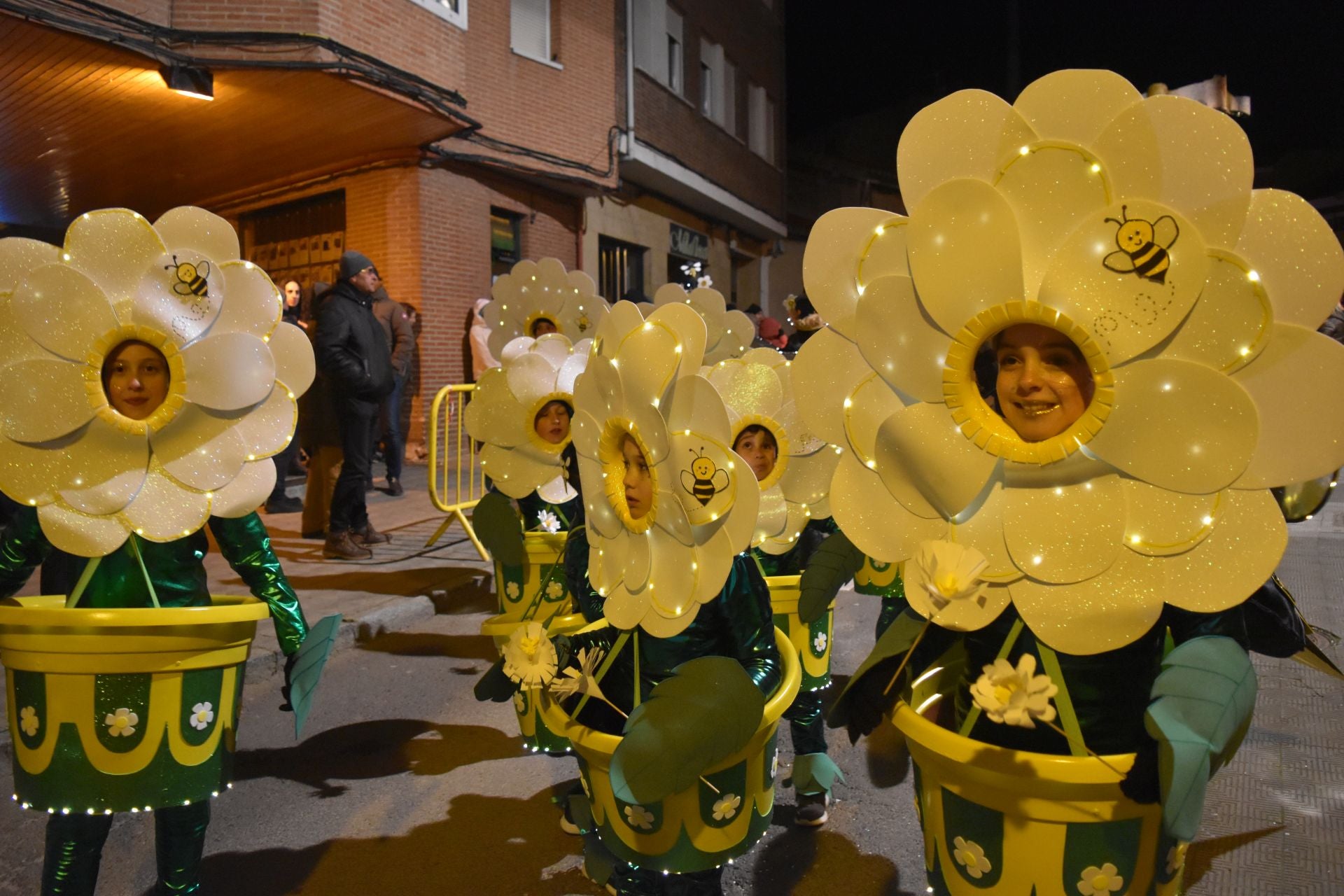 Así ha sido el gran desfile del Carnaval de la Galleta de Aguilar