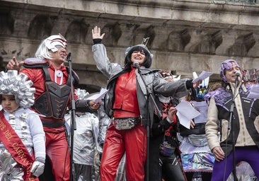 Un carnaval de color para un día muy frío en Segovia