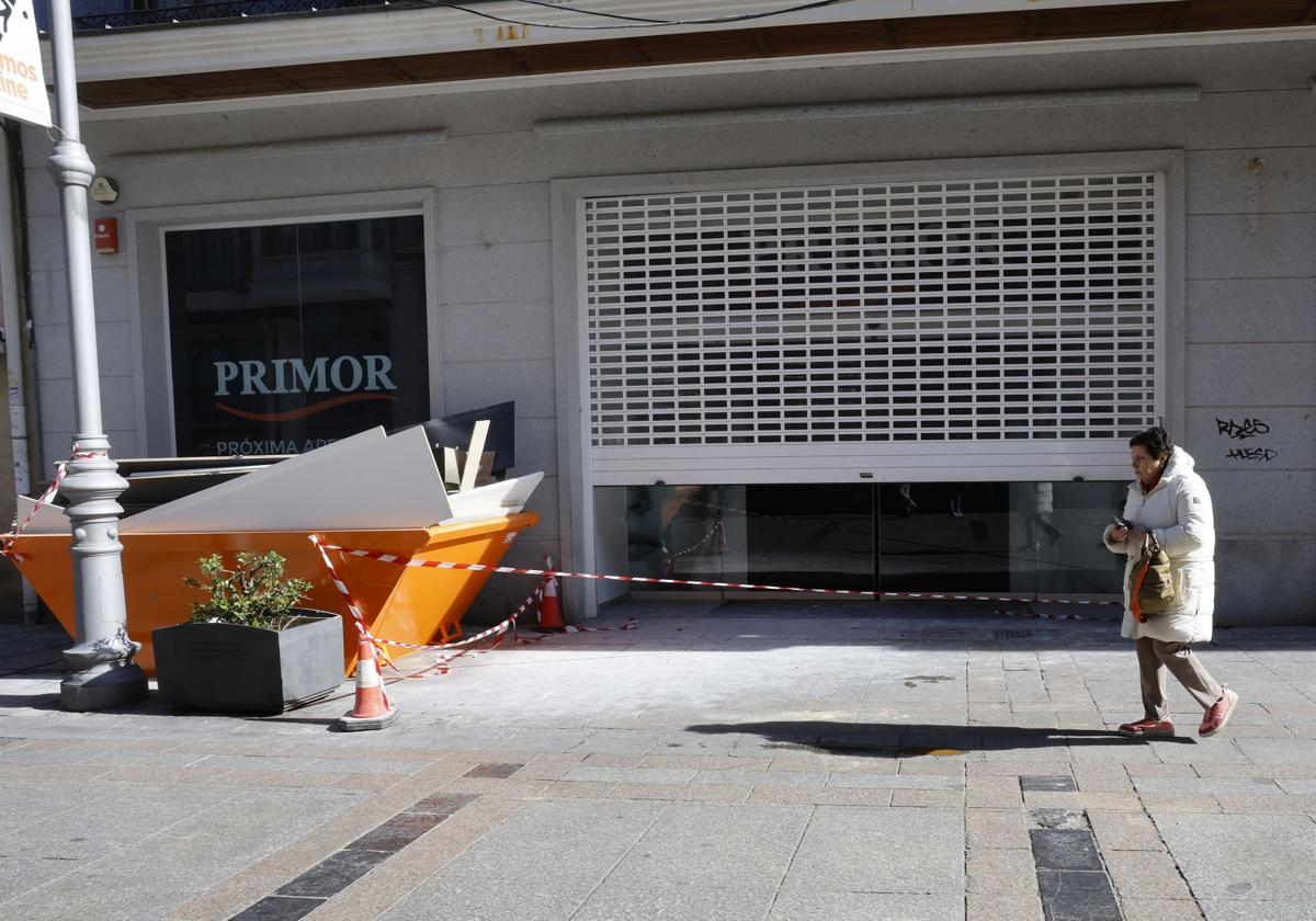 La actividad comercial en la Calle Mayor se recupera tras cuatro años del cierre de Zara