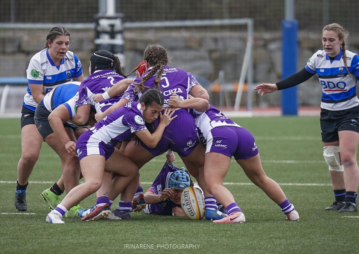 Imagen secundaria 1 - El Salvador femenino cierra líder la fase regular pese a su derrota en Sant Cugat