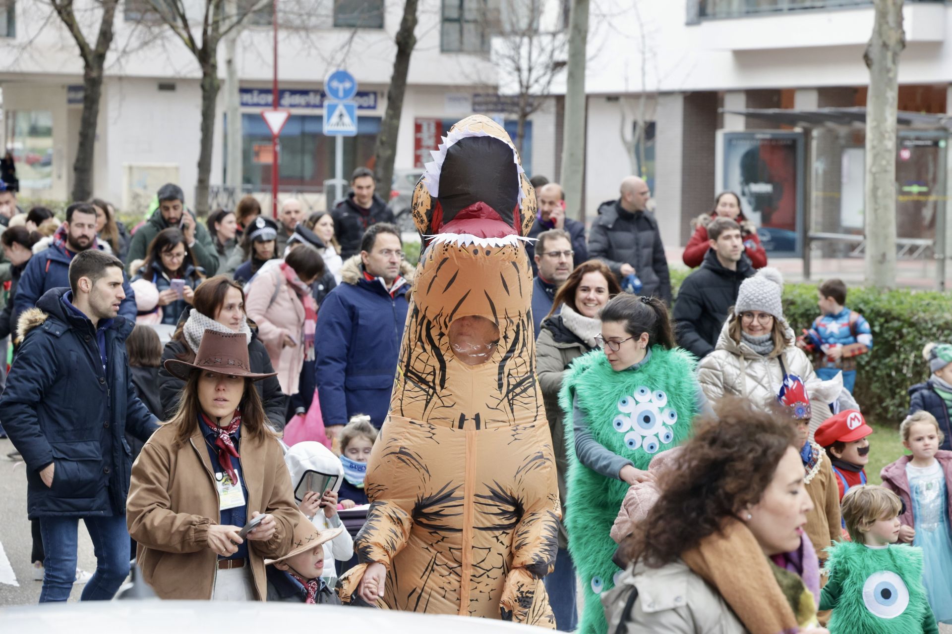 Desfile de Carnaval por los barrios de Villa de Prado, Huerta de Rey y Girón
