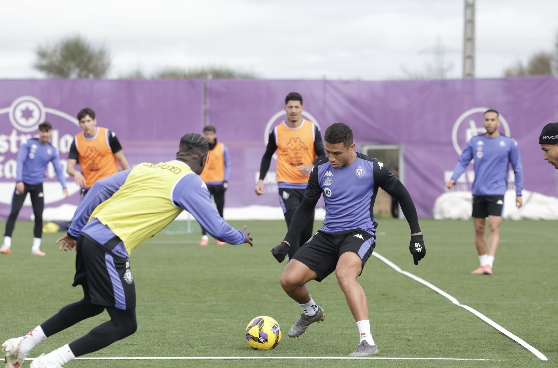 El entrenamiento a puerta abierta del Real Valladolid, en imágenes