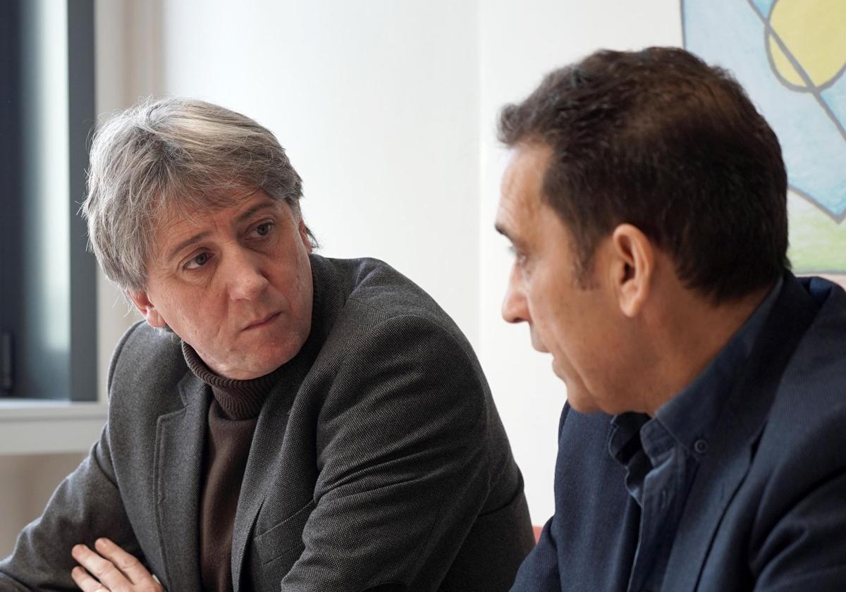 El PSOE pide por carta una reunión para negociar los presupuestos: «De momento, grillos»