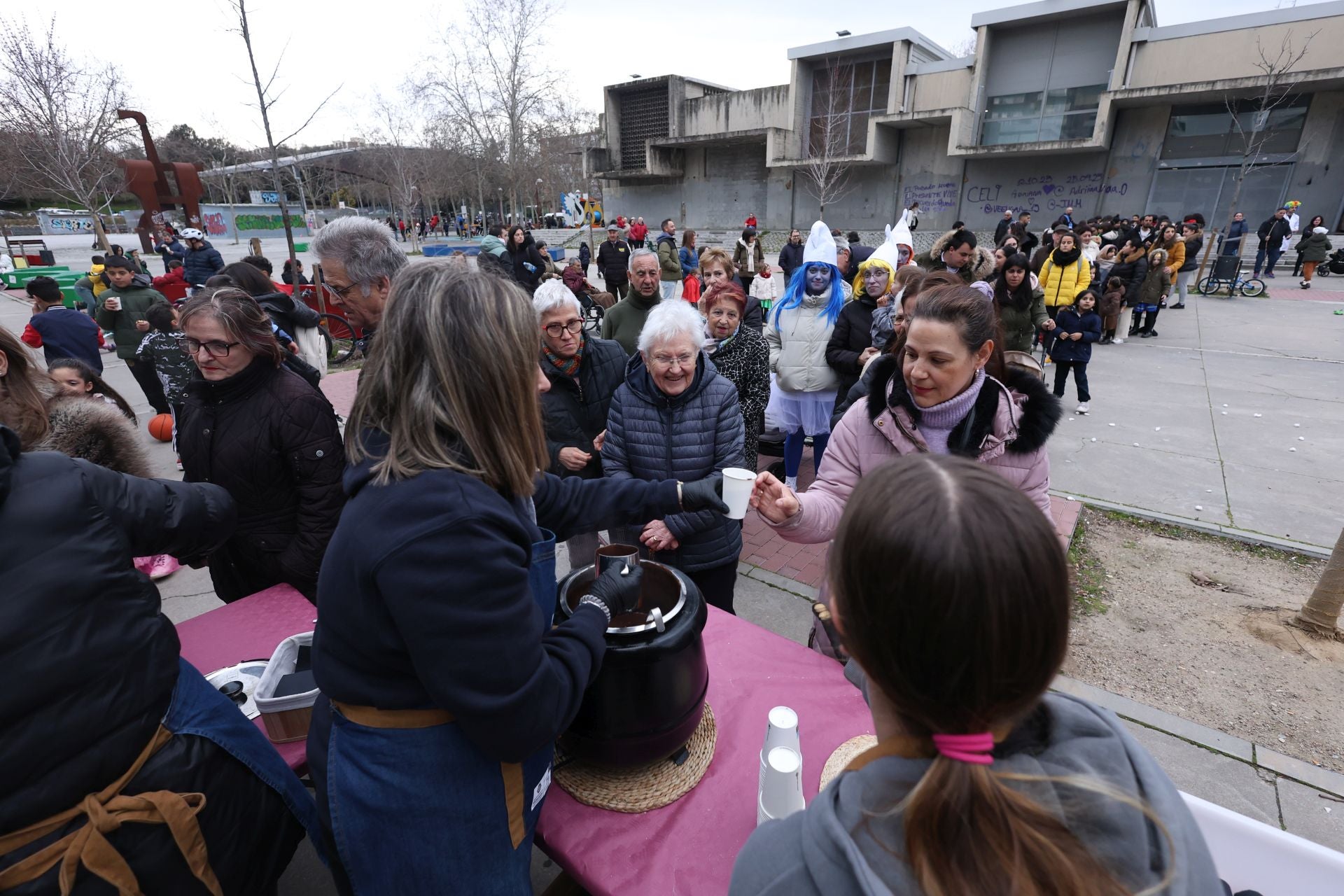 Concurso de disfraces y chocolatada en Pajarillos