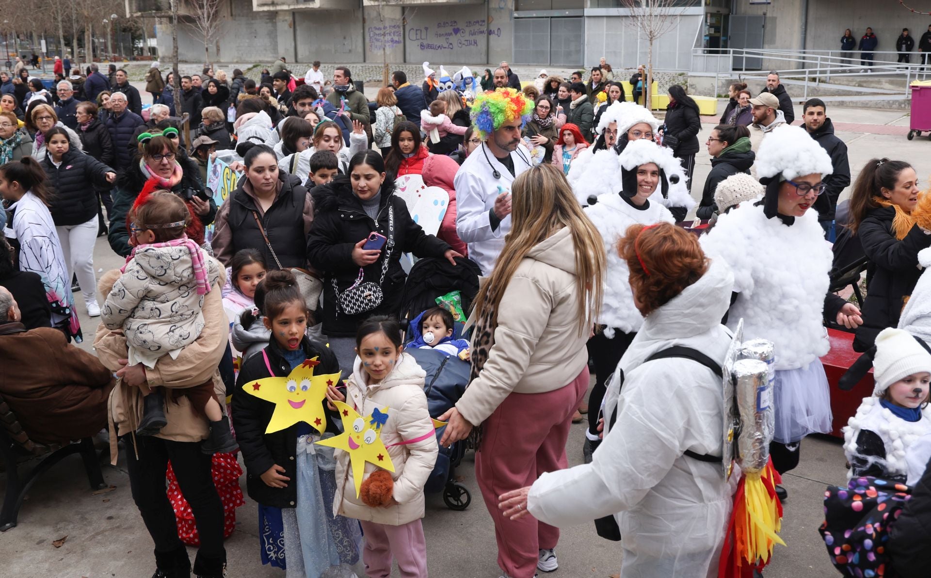 Concurso de disfraces y chocolatada en Pajarillos