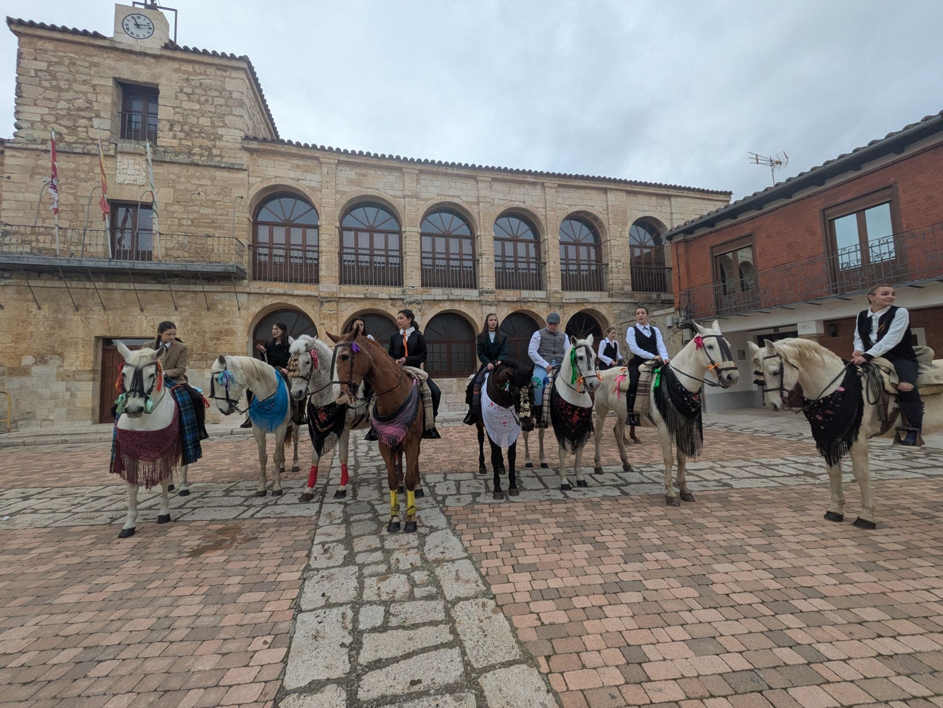 Carrera de cintas a caballo en Torrelobatón