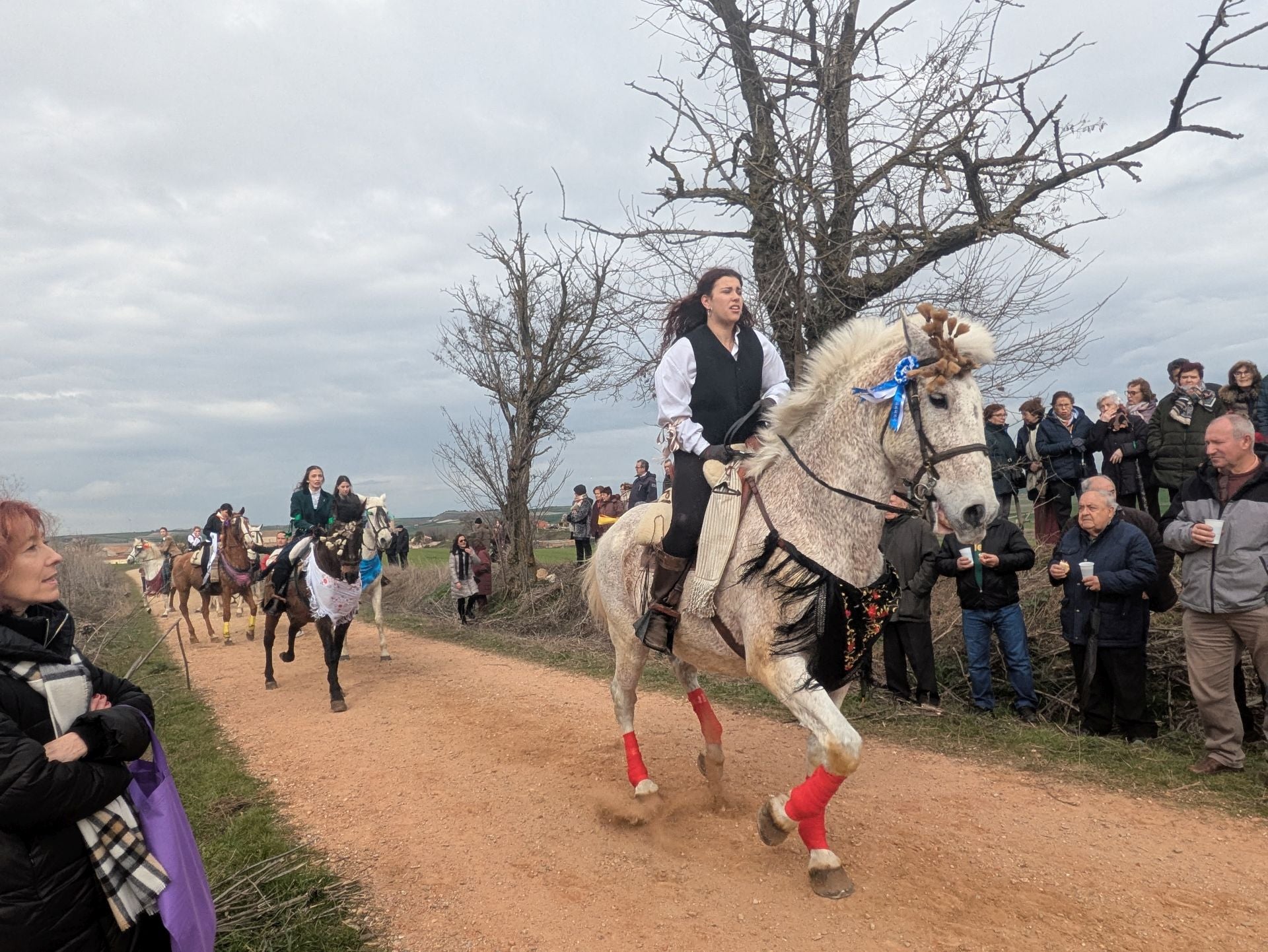 Carrera de cintas a caballo en Torrelobatón