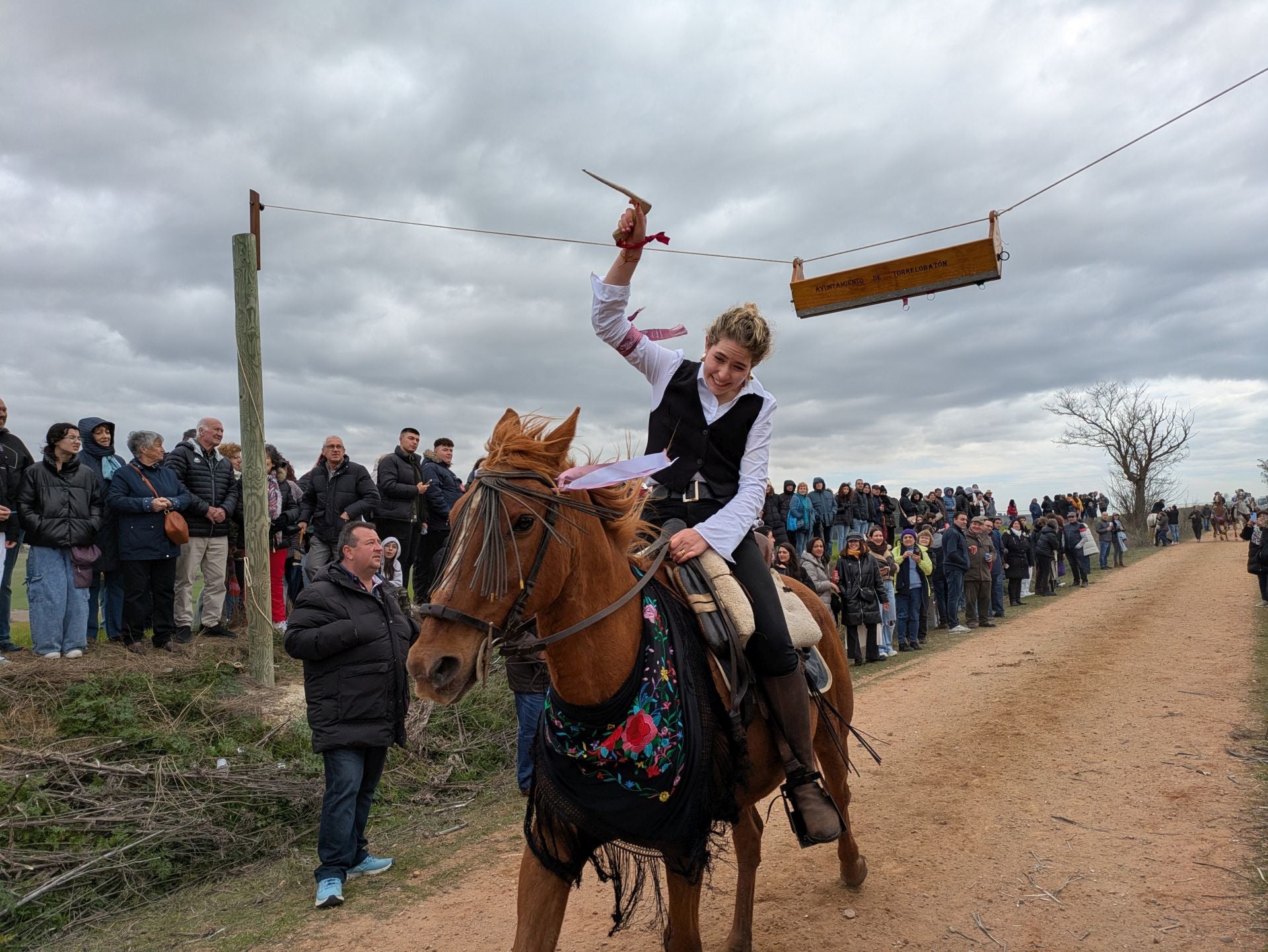 Carrera de cintas a caballo en Torrelobatón