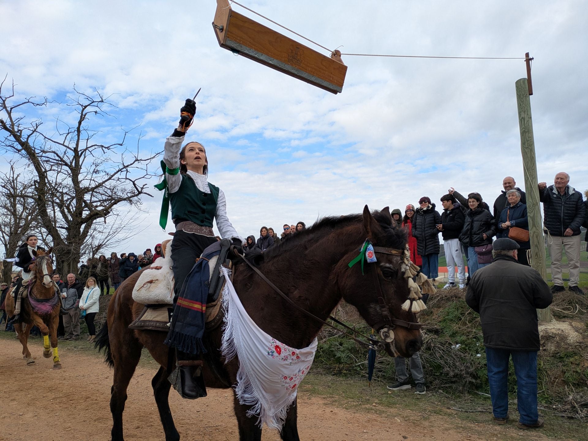 Carrera de cintas a caballo en Torrelobatón