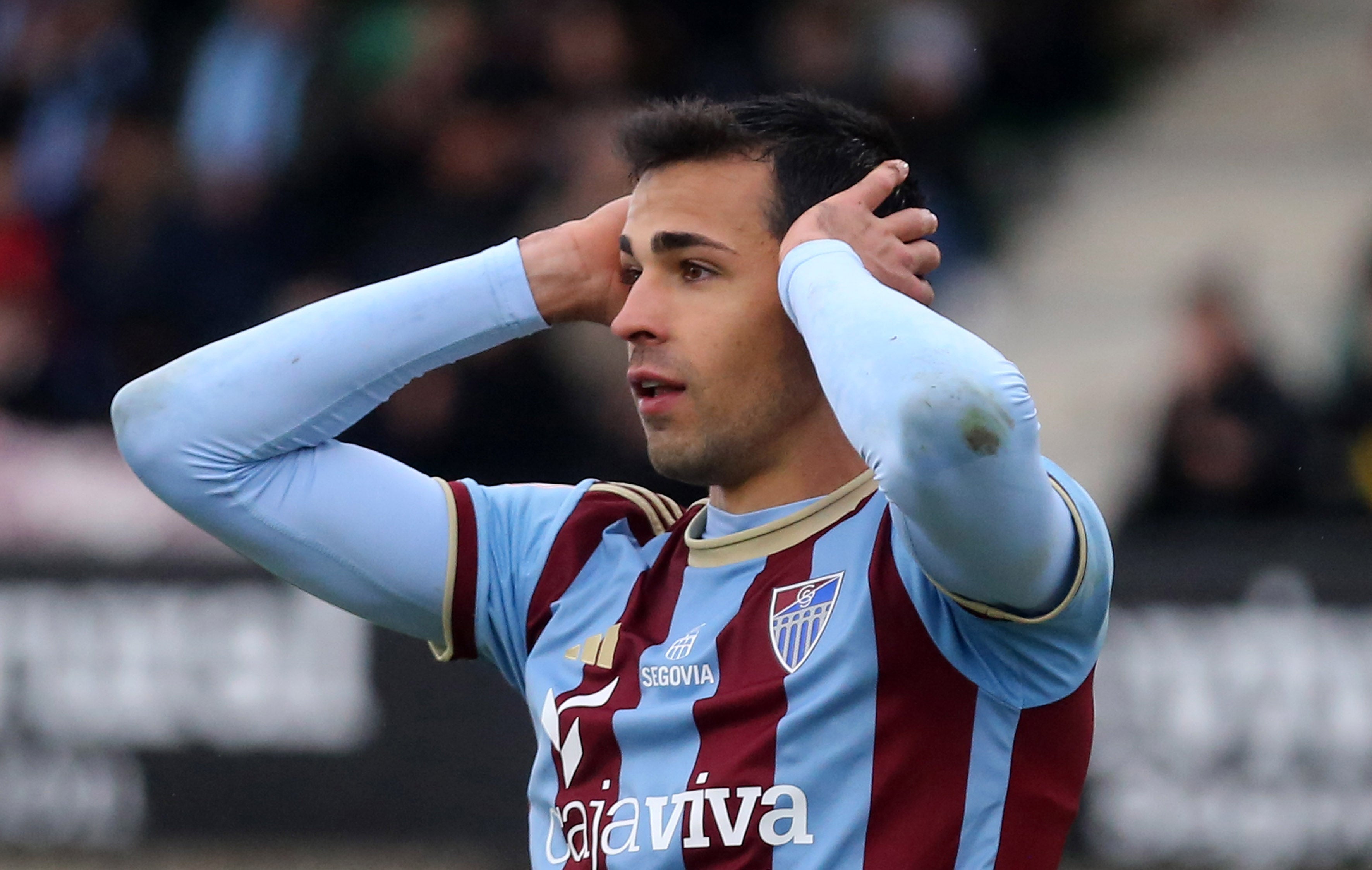 Diego Gómez se lamenta durante el partido ante el Ourense.