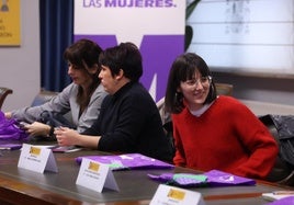 Mesa de trabajo en la Subdelegación del Gobierno.