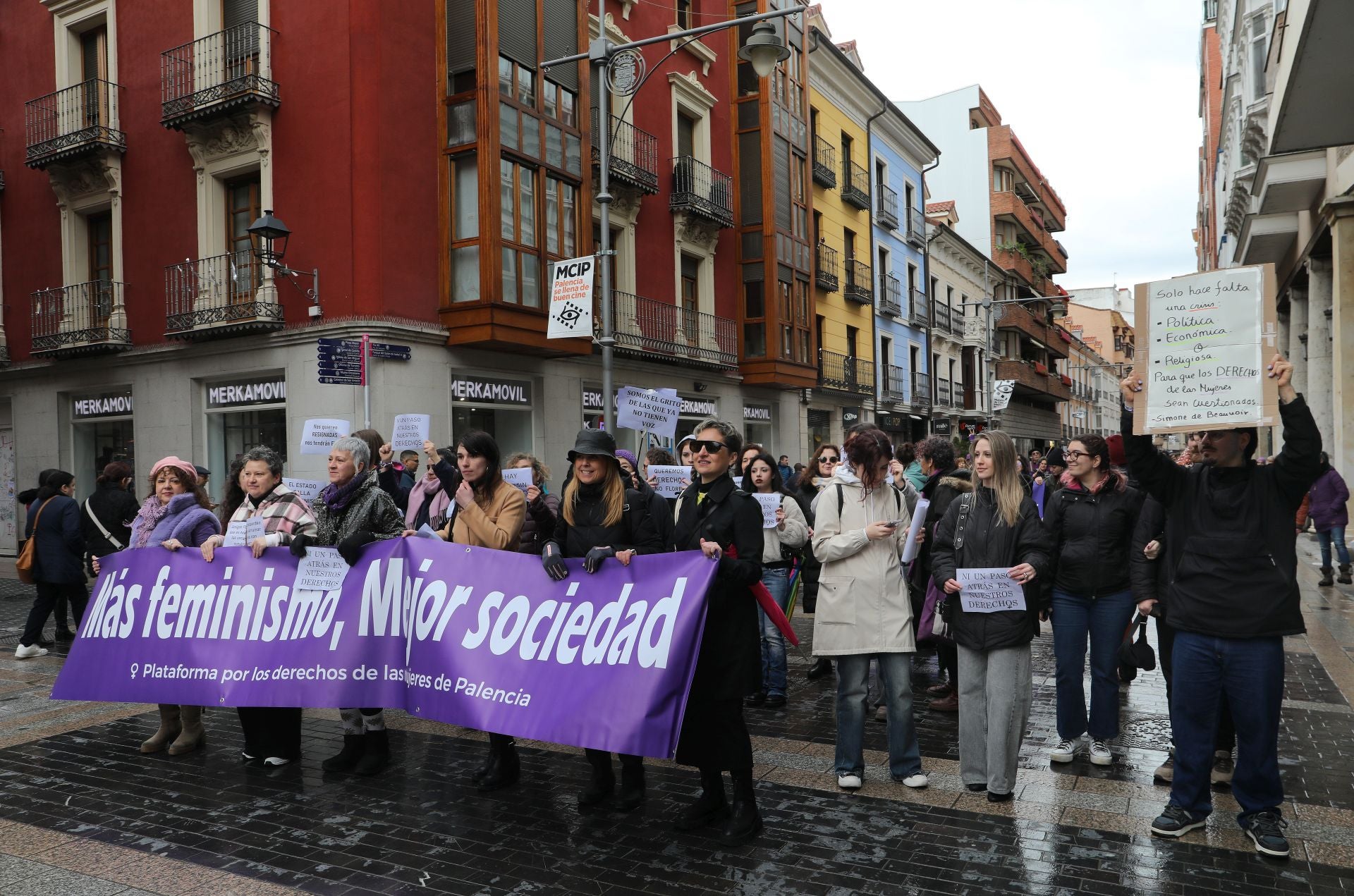 Palencia se tiñe de morado por el 8M