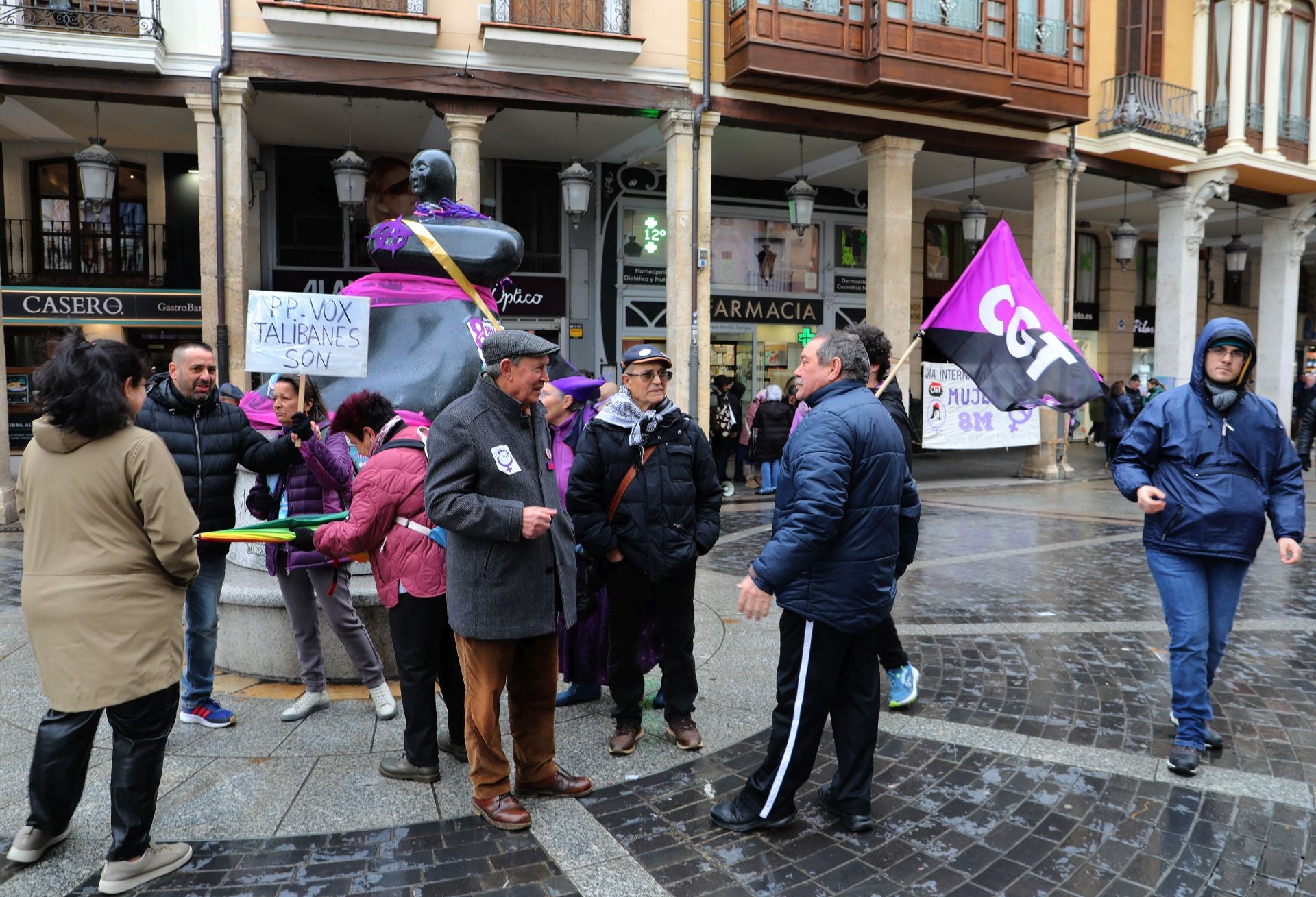 Palencia se tiñe de morado por el 8M