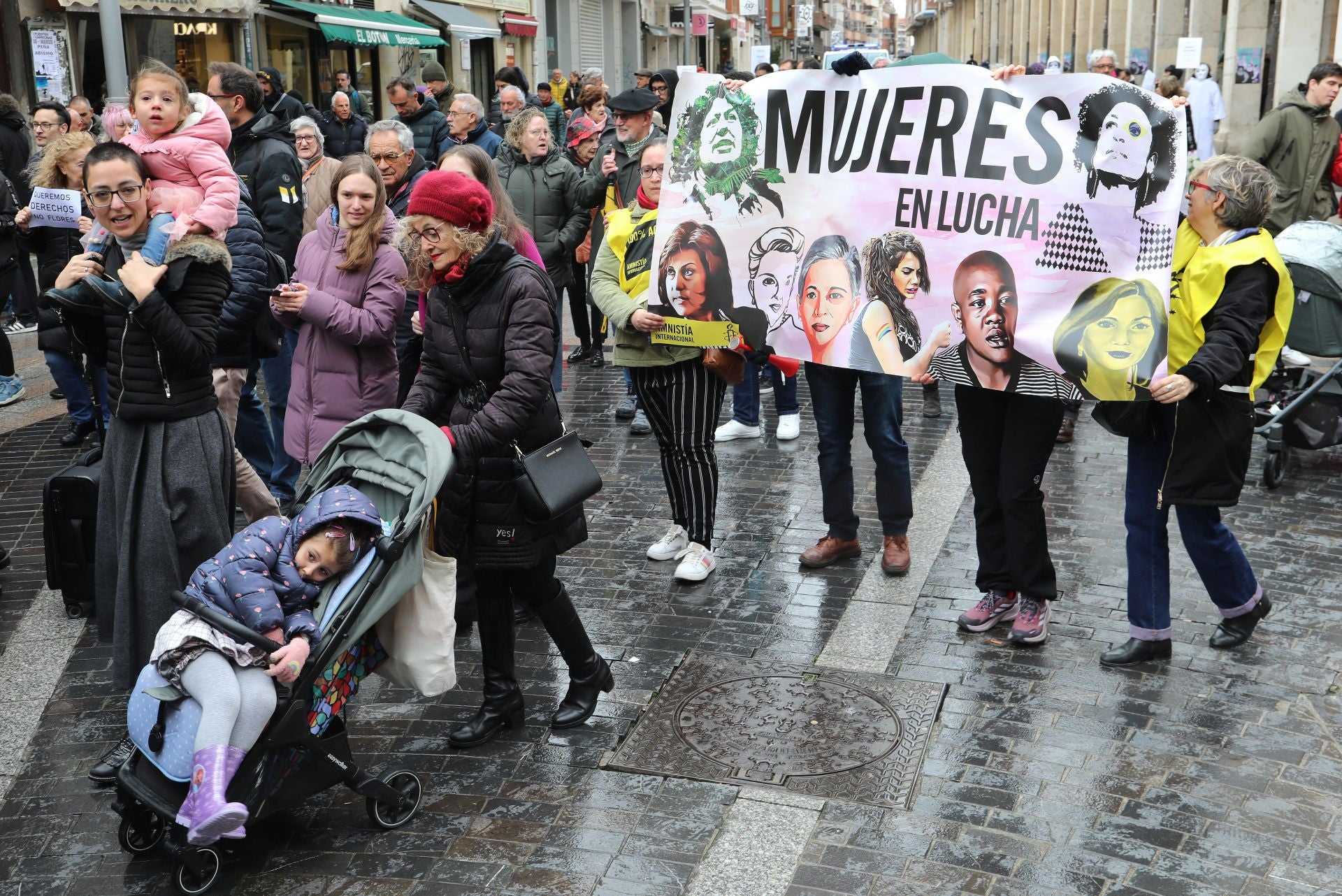 Palencia se tiñe de morado por el 8M