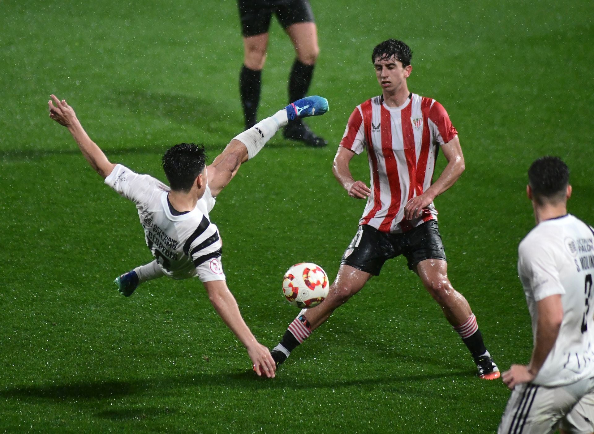 Fotos de la victoria de la Segoviana ante el Bilbao Athletic