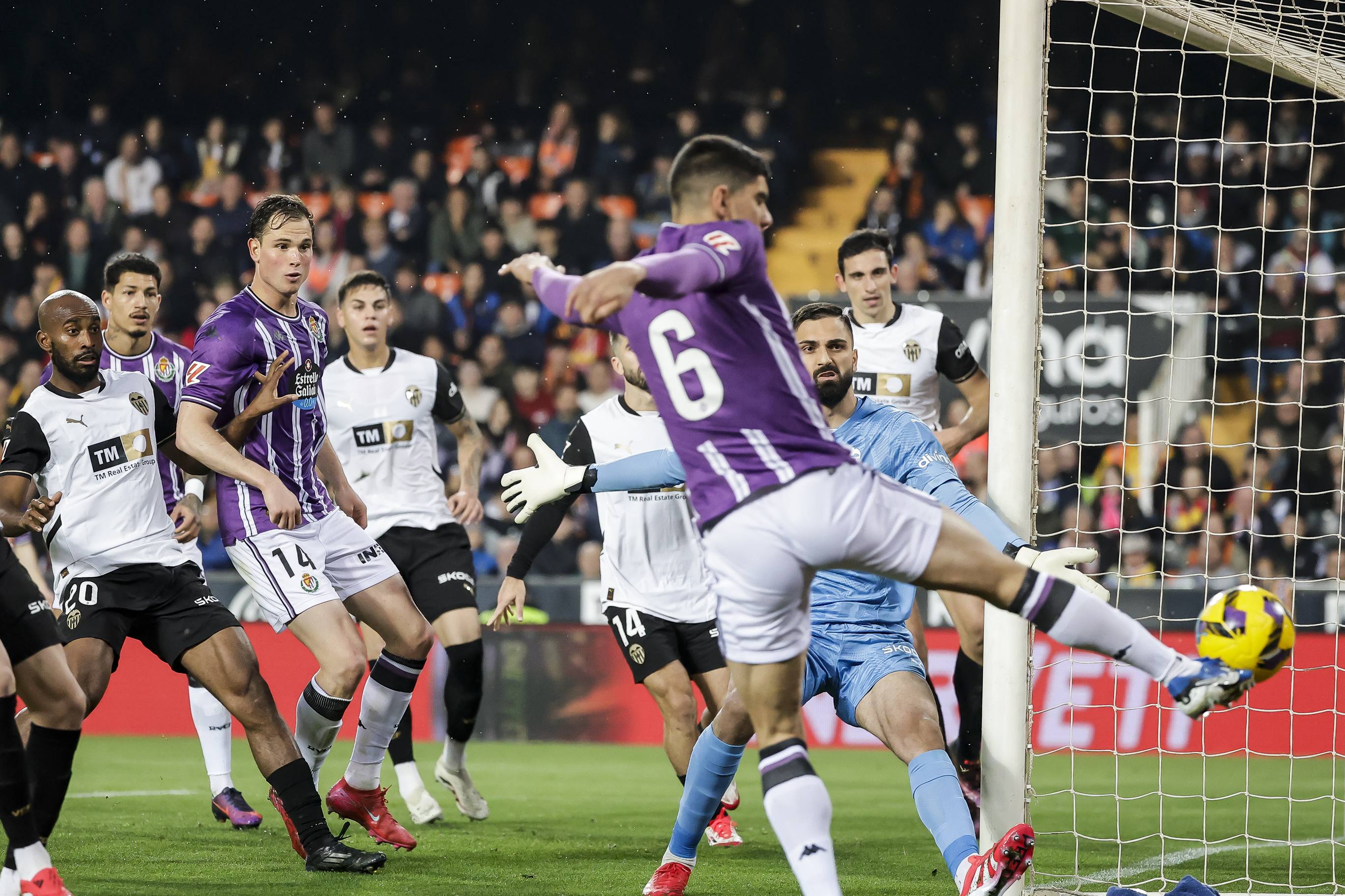 Las imágenes de la derrota del Pucela en Valencia
